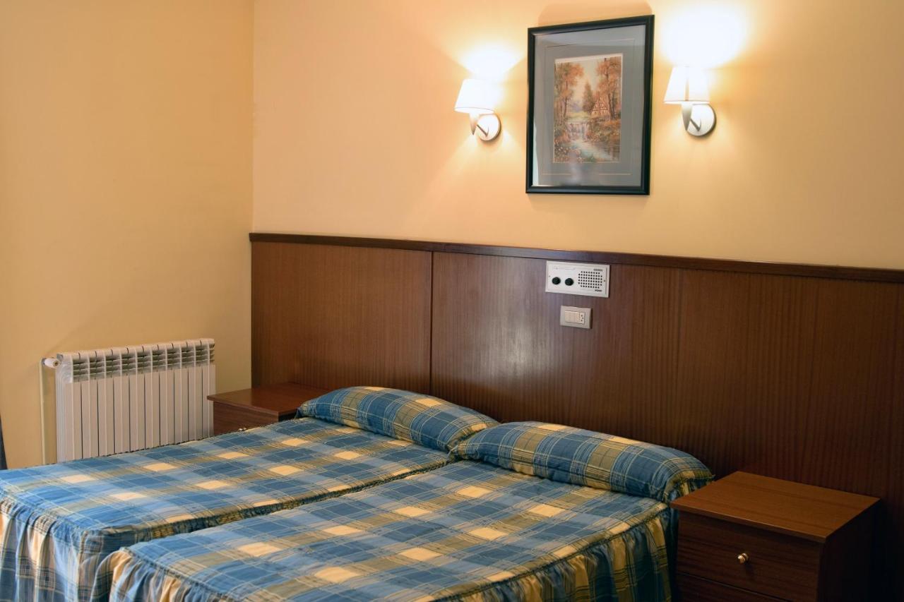 Pensio La Creu Hotel เอสเตร์รี ดาเนว ภายนอก รูปภาพ