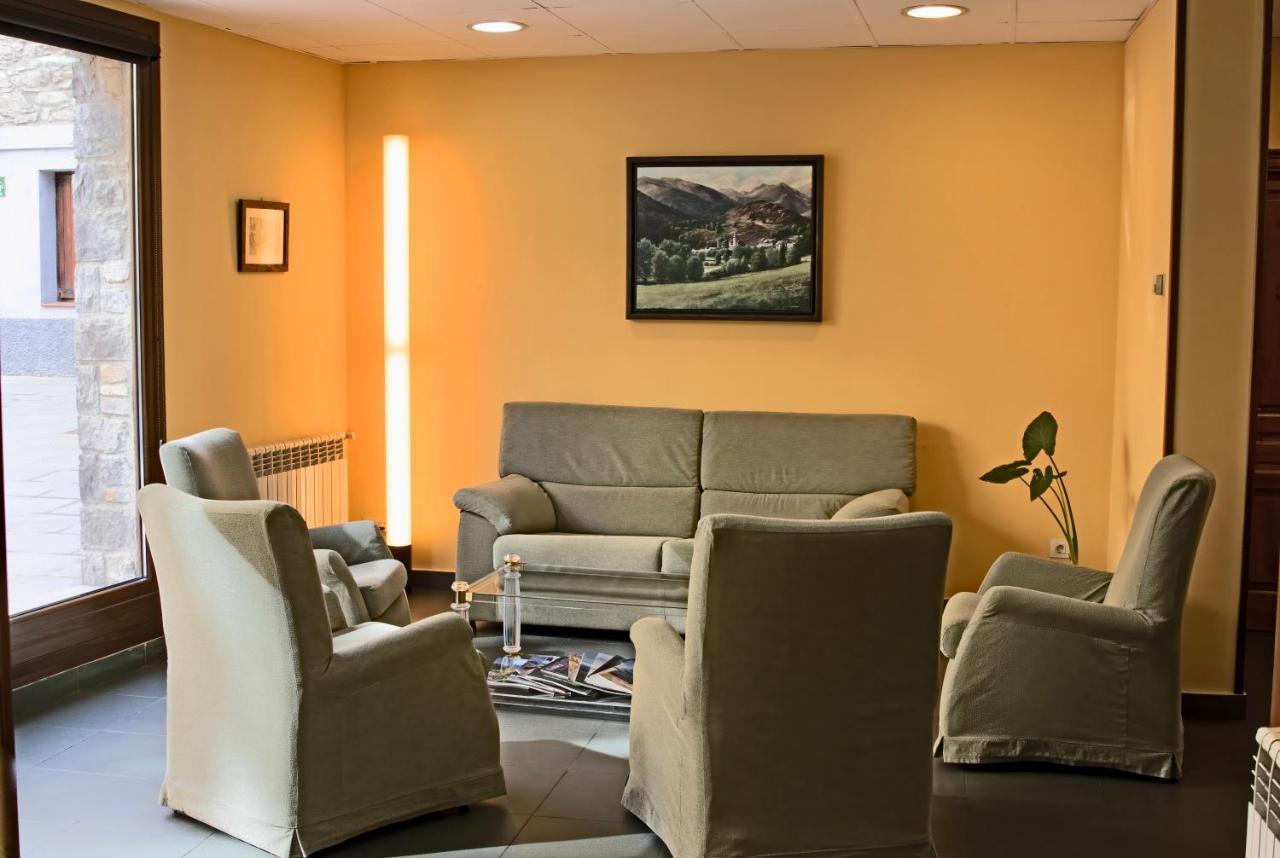 Pensio La Creu Hotel เอสเตร์รี ดาเนว ภายนอก รูปภาพ