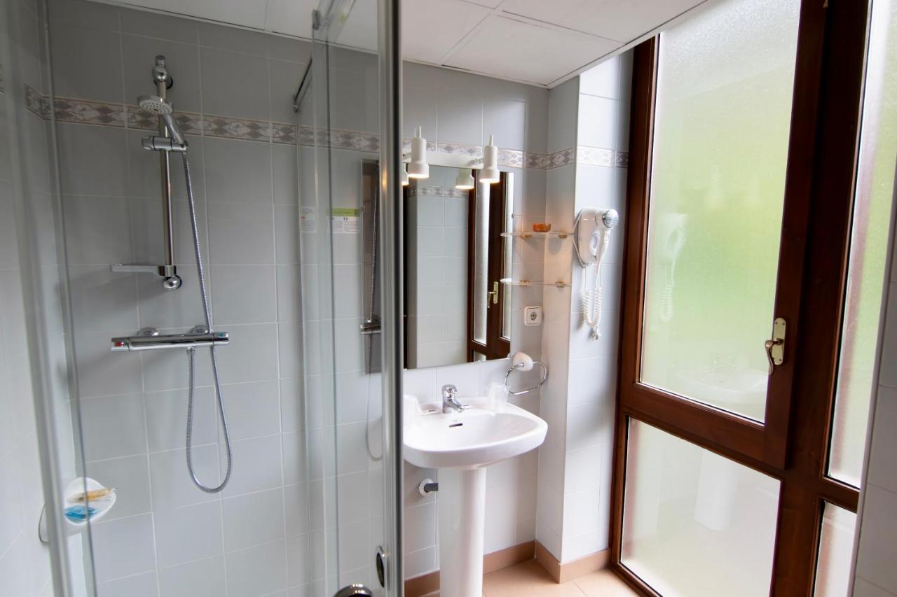 Pensio La Creu Hotel เอสเตร์รี ดาเนว ภายนอก รูปภาพ
