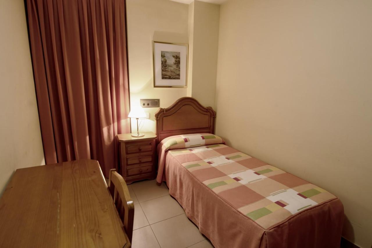 Pensio La Creu Hotel เอสเตร์รี ดาเนว ภายนอก รูปภาพ