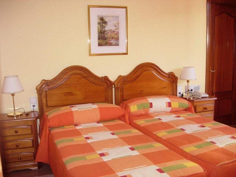 Pensio La Creu Hotel เอสเตร์รี ดาเนว ภายนอก รูปภาพ